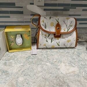 Disney Dooney and Bourke Tinkerbell crossbody with matching magicband.